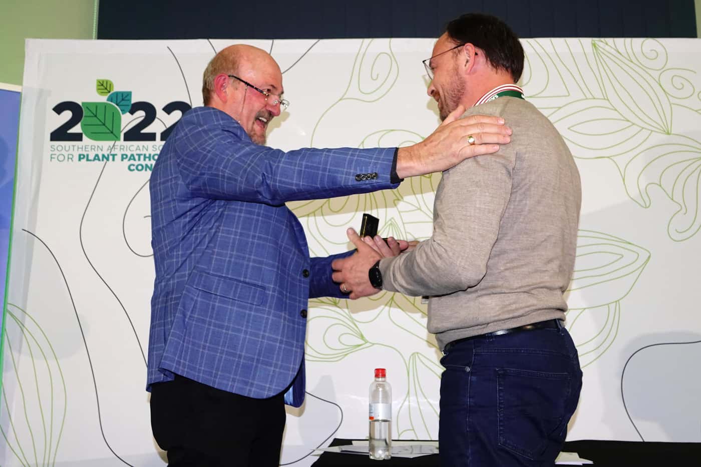 Bernard Slippers awarded the prestigious Persoon Medal