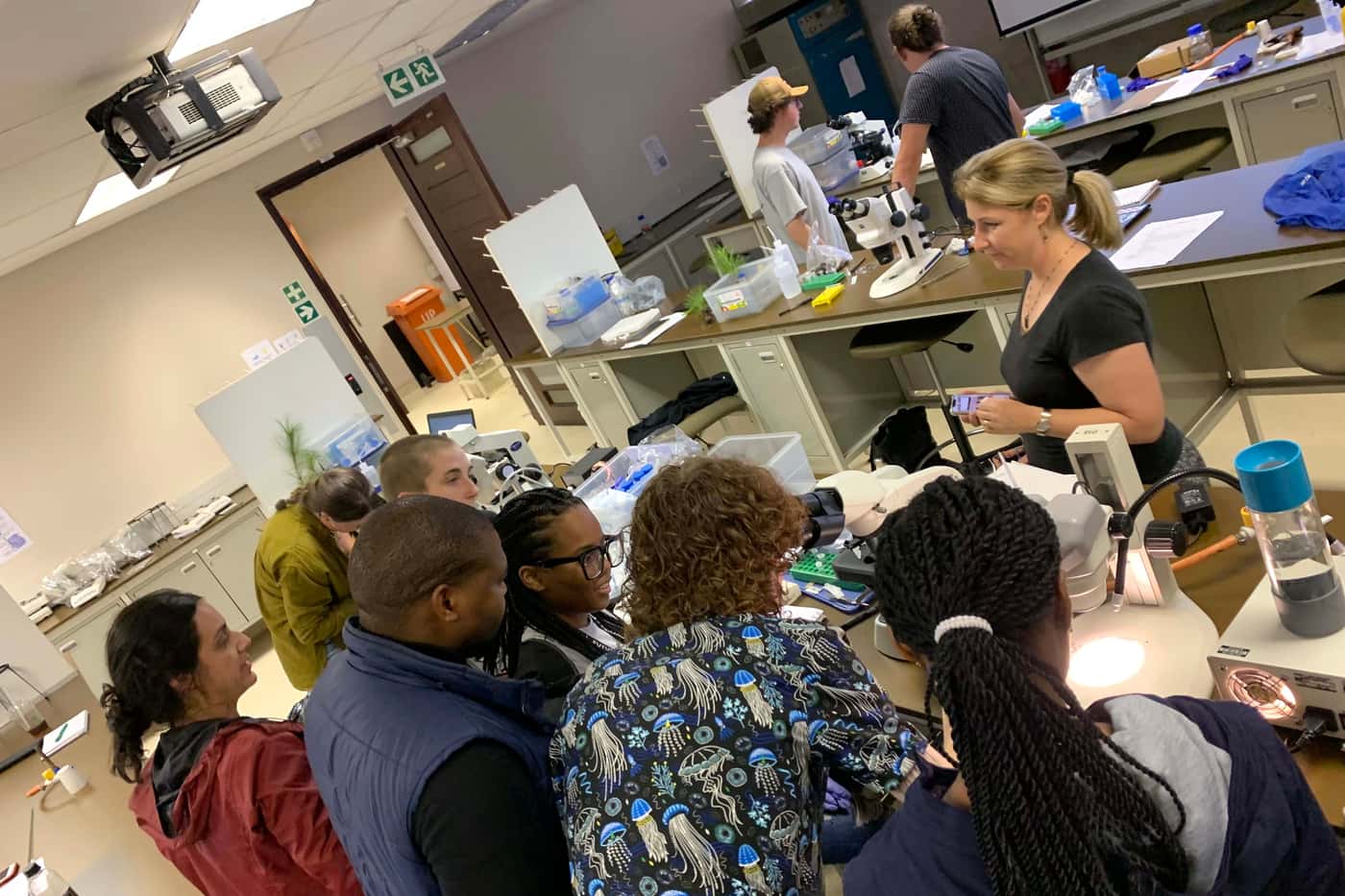 Microscopy techniques training for visiting graduate students