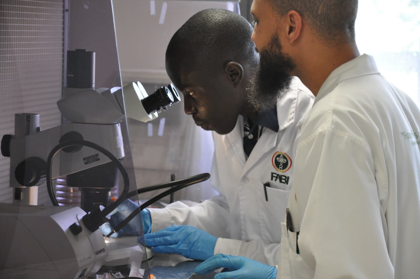 MSc student from Kenya on training visit to FABI