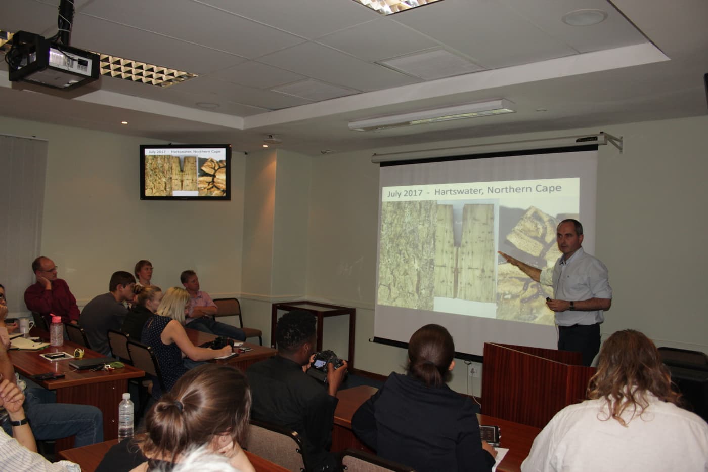 The impact of the Polyphagous Shothole Borer in South Africa explained in a public seminar at FABI